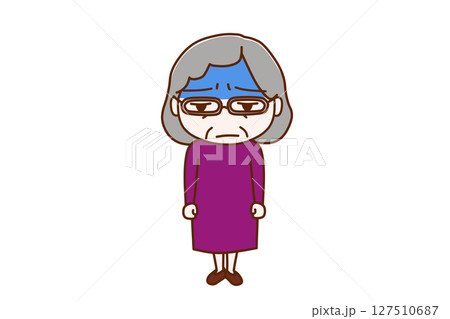 (全身正面)真っ青な顔色で不機嫌になりながら高齢の女性 (全身正面)真っ青な顔色で不機嫌になりながら高齢の女性 127510687