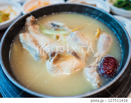 本場韓国の参鶏湯（サムゲタン）　釜山 127511416