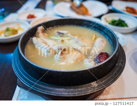 本場韓国の参鶏湯(サムゲタン) 釜山 本場韓国の参鶏湯(サムゲタン) 釜山 127511417