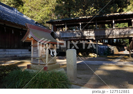 ロマンチック茨城(笠間市稲田神社縁記に示される「稲田姫の父母の宮」が境内にあり、こちらは「父の宮」) ロマンチック茨城(笠間市稲田神社縁記に示される「稲田姫の父母の宮」が境内にあり、こちらは「父の宮」) 127512881