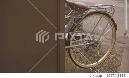 自転車　駐輪場 127513118