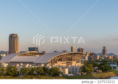 夕陽に照らされいるエディオンピースウイング広島 夕陽に照らされいるエディオンピースウイング広島 127513211