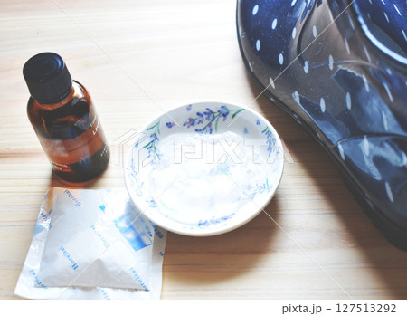 保冷剤の中身でつくる消臭剤 127513292