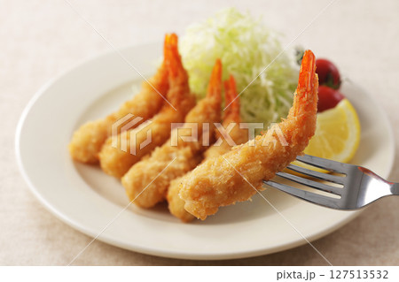 カラッと揚がったエビフライ 127513532