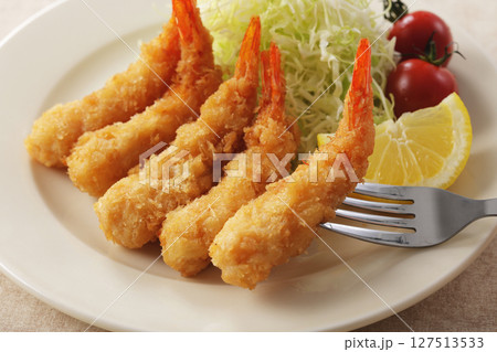 カラッと揚がったエビフライ 127513533