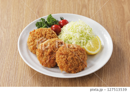 美味しそうなメンチカツ 127513539