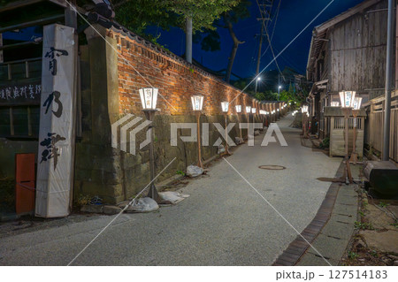 佐渡島　相川・京町通りの夜景 127514183