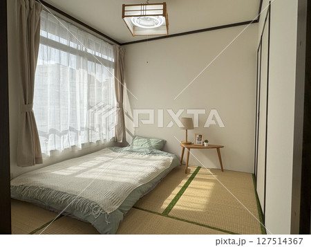 布団敷いてる和室 127514367