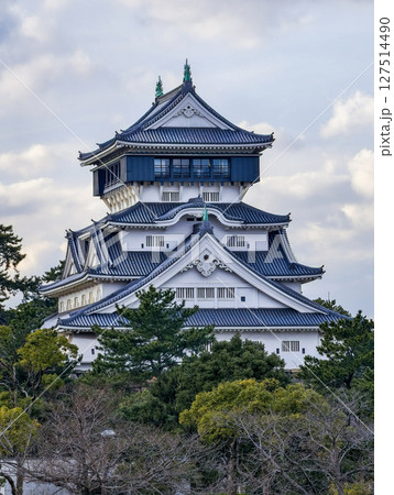 福岡県北九州市のランドマーク、小倉城の復興天守。特徴的な唐造の最上階。 福岡県北九州市のランドマーク、小倉城の復興天守。特徴的な唐造の最上階。 127514490