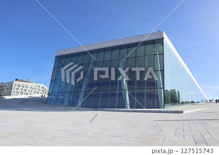 ノルウェー・オスロ、オペラハウスの屋上 127515743