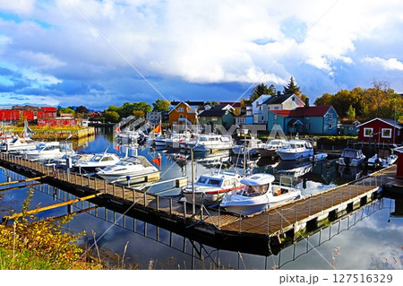 ノルウェー・ロフォーテン諸島、カベルバーグ港 127516329