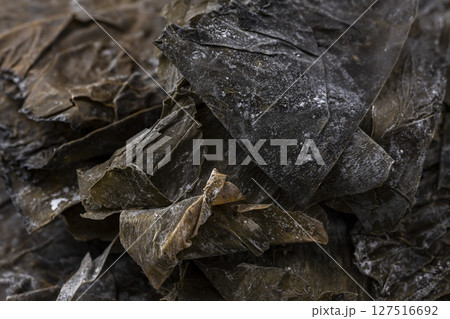 旨味が凝縮された天然乾物の羅臼昆布 127516692