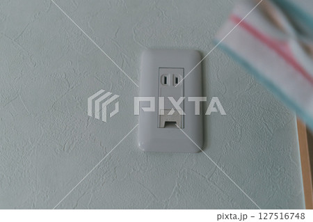 アースターミナル付コンセント 127516748