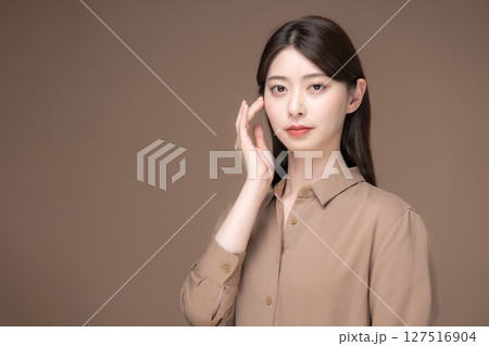 女性　ビューティー　スキンケア 127516904