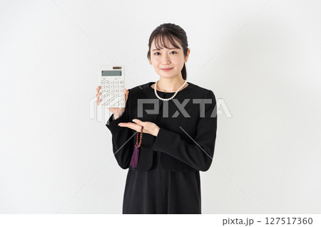 喪服の女性 計算機 喪服の女性 計算機 127517360