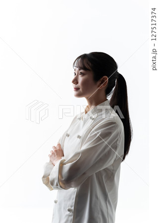 コックコートの女性　シルエット　考える 127517374