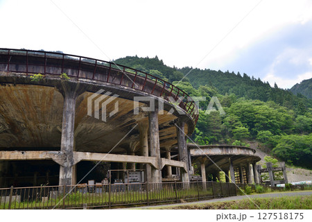 明延鉱山の錫を選鉱していた東洋一と称された神子畑選鉱場です。 明延鉱山の錫を選鉱していた東洋一と称された神子畑選鉱場です。 127518175