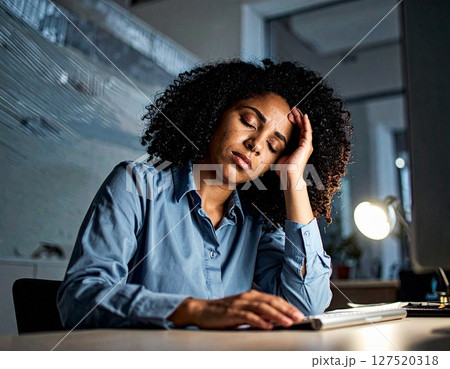 コンピューターの仕事のイメージ 127520318