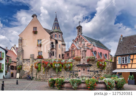 Main square in Eguisheim, Alsace, France 127520381