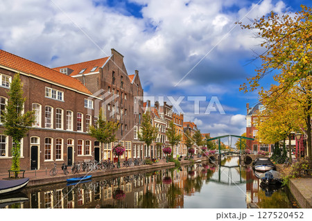 New Rhine river in Leiden, Netherlands 127520452
