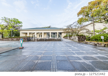 石川県金沢市 晴天の石川県立美術館 石川県金沢市 晴天の石川県立美術館 127521442