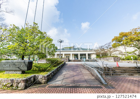 石川県金沢市 晴天の石川県立美術館 石川県金沢市 晴天の石川県立美術館 127521474