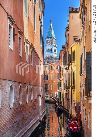 Cityscape with canal in Venice, Italy 127521719
