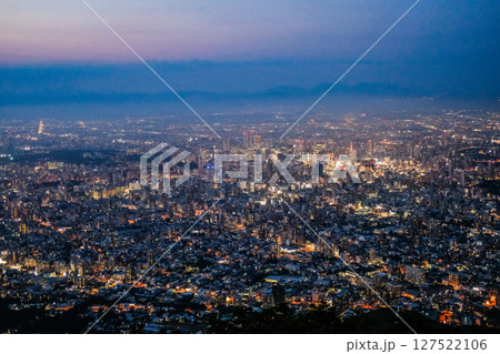 北海道札幌市藻岩山からの夜景 北海道札幌市藻岩山からの夜景 127522106