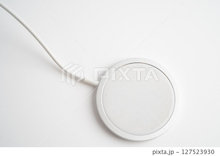 Wireless charger, magnetic charging modern equipment of mobile phone. Wireless charger, magnetic charging modern equipment of mobile phone. 127523930