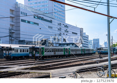 徳島駅の操車場の風景　徳島県徳島市 127523970