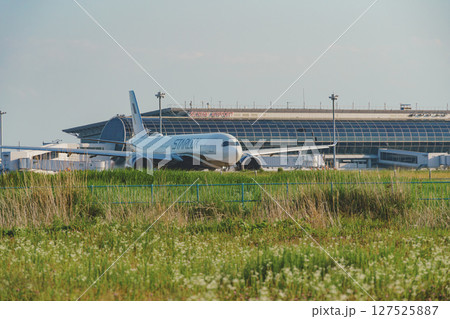 離陸準備の飛行機 仙台空港 宮城県名取市 離陸準備の飛行機 仙台空港 宮城県名取市 127525887
