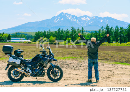 北海道の斜里岳とバイク 127527781