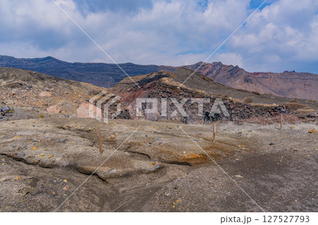 (熊本県)阿蘇火山荒原 砂千里ヶ浜 (熊本県)阿蘇火山荒原 砂千里ヶ浜 127527793