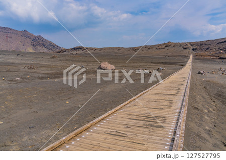 (熊本県)阿蘇火山荒原 砂千里ヶ浜 (熊本県)阿蘇火山荒原 砂千里ヶ浜 127527795