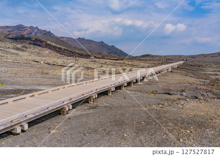 （熊本県）阿蘇火山荒原　砂千里ヶ浜 127527817