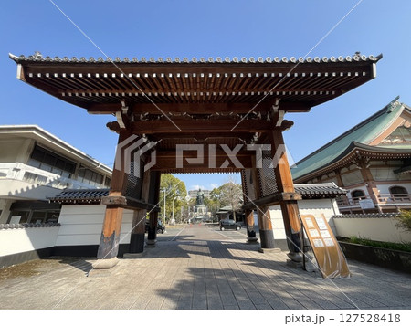 福岡市東公園「日蓮聖人銅像」 127528418