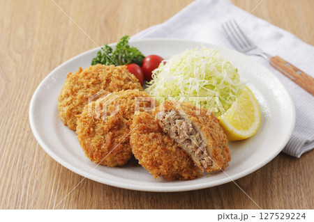 美味しそうなメンチカツ 美味しそうなメンチカツ 127529224