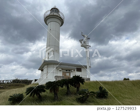 与那国島の西埼灯台(いりさきとうだい) 与那国島の西埼灯台(いりさきとうだい) 127529933