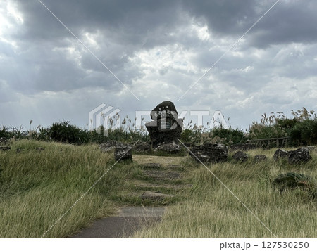 与那国島にある西崎・日本最西端の碑 127530250
