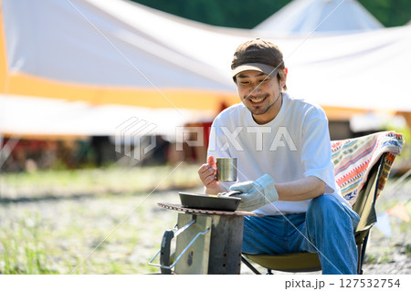 夏のアウトドアのイメージ 127532754