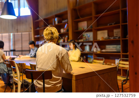 夏のアウトドアのイメージ 夏のアウトドアのイメージ 127532759