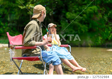 夏のアウトドアのイメージ 127532984