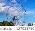 観覧車と雲 127533710