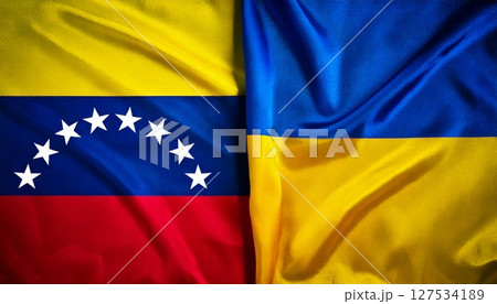 ベネズエラの国旗とウクライナの国旗。 127534189