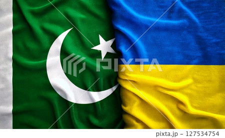 パキスタンの国旗とウクライナの国旗。 127534754