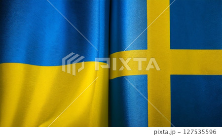 スウェーデンの国旗とウクライナの国旗。 127535596