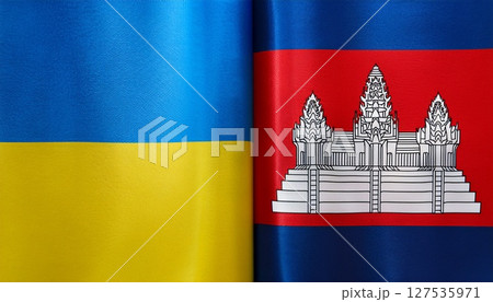 カンボジアの国旗とウクライナの国旗。 127535971