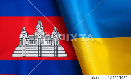 カンボジアの国旗とウクライナの国旗。 127535972
