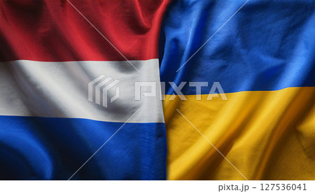 オランダの国旗とウクライナの国旗。 127536041