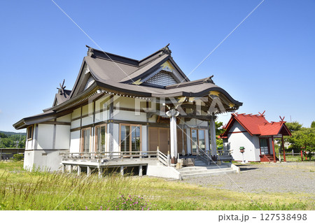 初夏の北海道八雲町で落部八幡宮境内の風景を撮影 初夏の北海道八雲町で落部八幡宮境内の風景を撮影 127538498